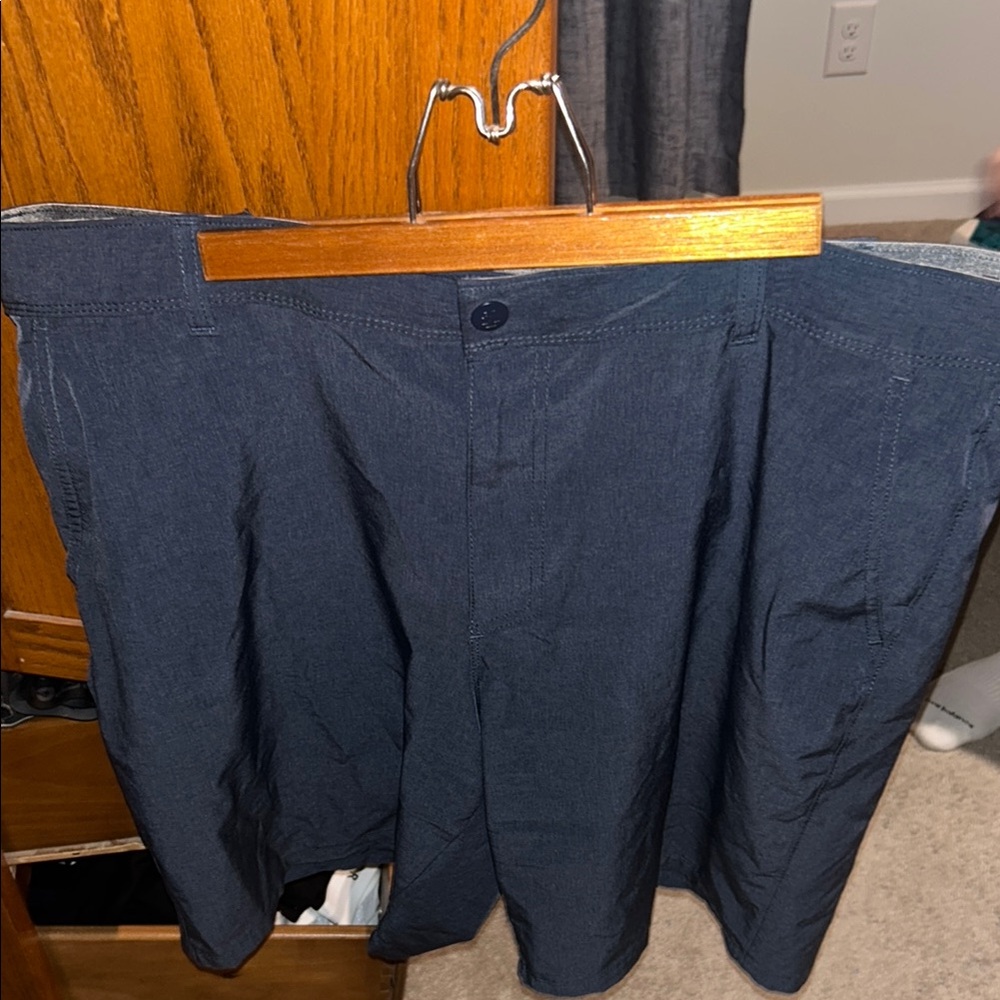 Izod Men's Navy Shorts
